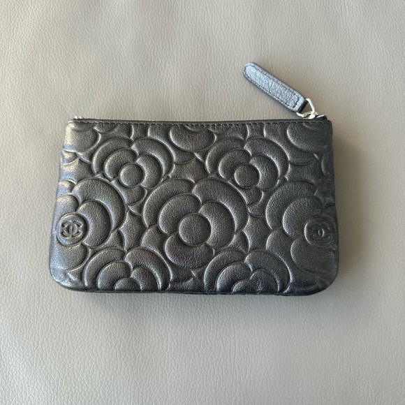 Chanel Camellia Flower Goatskin Small Cosmetic Case - Picture 5 of 8